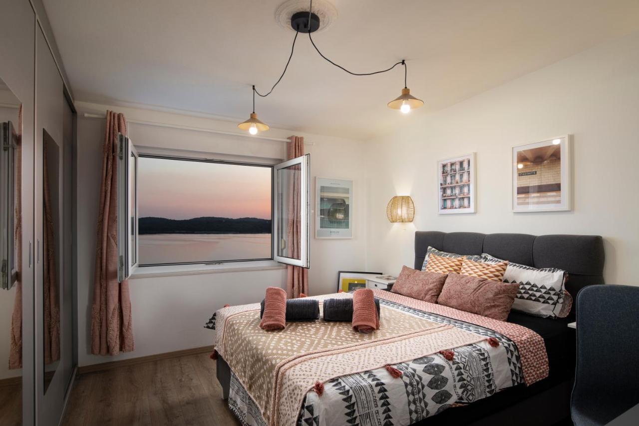 Top Floor Sunset Apartment Πούλα Εξωτερικό φωτογραφία
