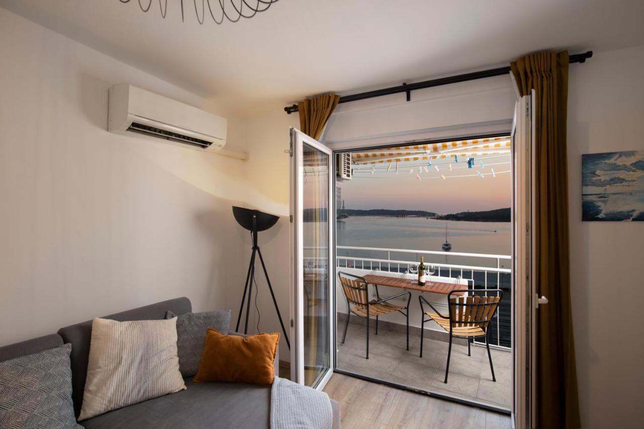 Top Floor Sunset Apartment Πούλα Εξωτερικό φωτογραφία